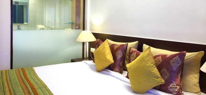 Yogi Metropolitan Hotel Navi Mumbai Exterior photo